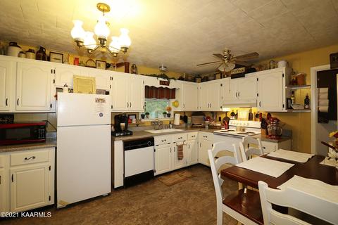301 Grape Rough Rd, Oneida, TN 37841 photo 13