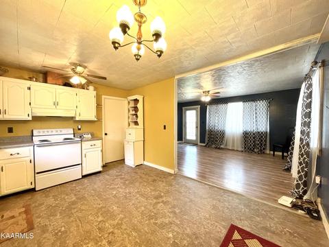 301 Grape Rough Rd, Oneida, TN 37841 photo 4