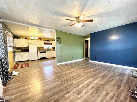 301 Grape Rough Rd, Oneida, TN 37841 photo 3