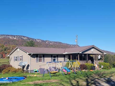466 Grandview Dr, Ewing, VA 24248 photo 2