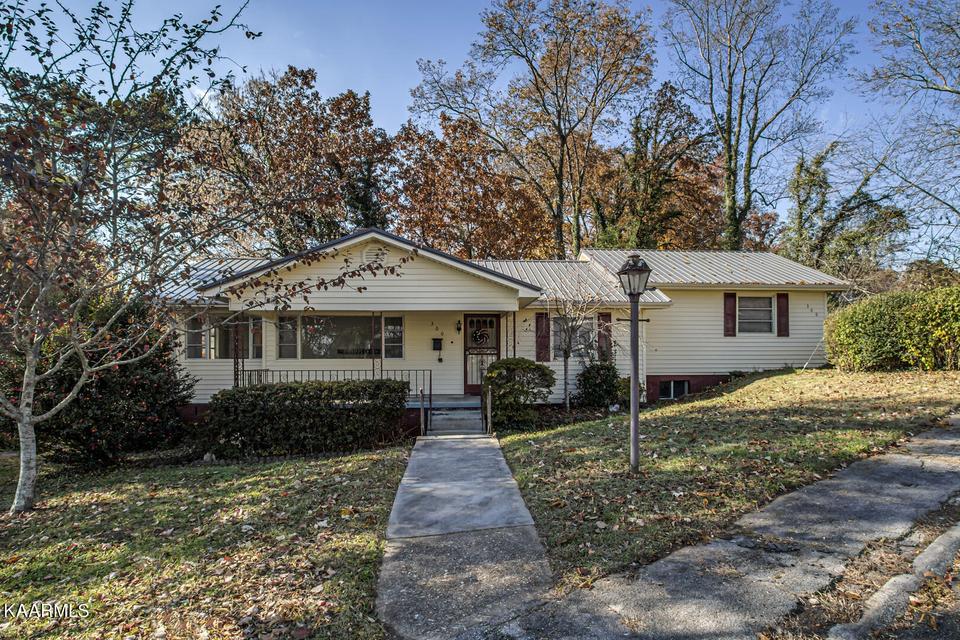 300 W Fernhill Rd, Oak Ridge, TN 37830 35 Photos MLS 1173192 Movoto