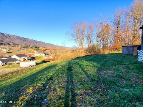 162 Tanner Dr, Ewing, VA 24248 photo 4