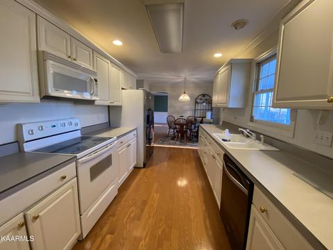 8024 Paradise Dr, Powell, TN 37849 photo 7
