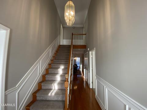 8024 Paradise Dr, Powell, TN 37849 photo 2