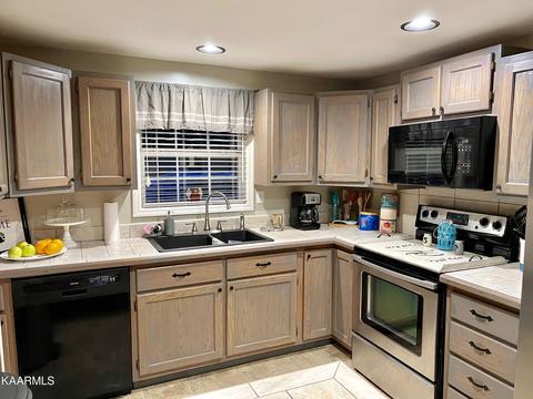 352 Duff Rd, Duff, TN 37729 photo 6