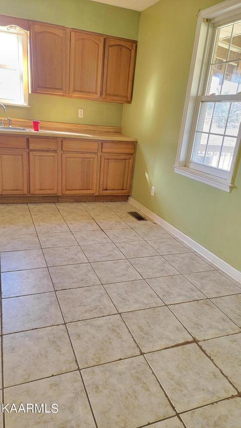 1167 Doctor Thomas Walker Rd, Ewing, VA 24248 photo 8