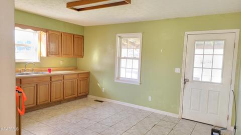 1167 Doctor Thomas Walker Rd, Ewing, VA 24248 photo 6