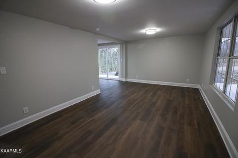9518 Crisman Rd, Heiskell, TN 37754 photo 3