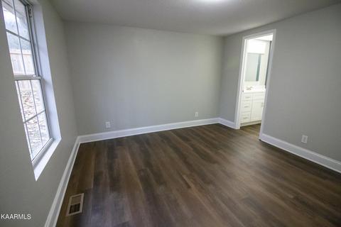 9518 Crisman Rd, Heiskell, TN 37754 photo 14