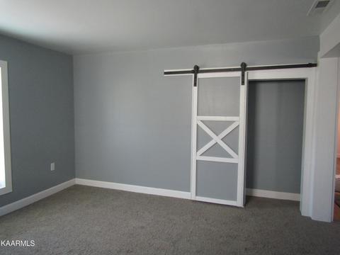 504 Exeter Ave, Middlesboro, KY 40965 photo 12