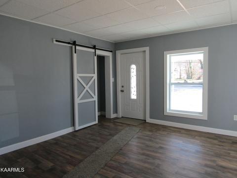 504 Exeter Ave, Middlesboro, KY 40965 photo 6