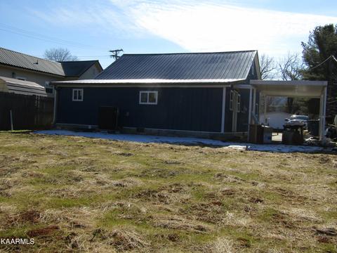 504 Exeter Ave, Middlesboro, KY 40965 photo 4
