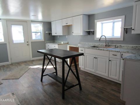504 Exeter Ave, Middlesboro, KY 40965 photo 10