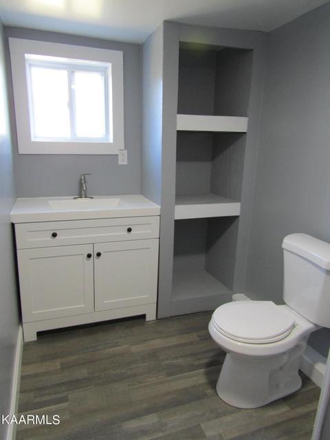 504 Exeter Ave, Middlesboro, KY 40965 photo 9