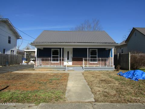 504 Exeter Ave, Middlesboro, KY 40965 photo 2