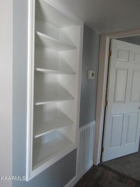 504 Exeter Ave, Middlesboro, KY 40965 photo 11