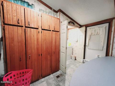 192 Purple Sage Dr, Ewing, VA 24248 photo 8