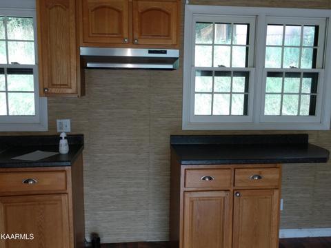 209 Summit Dr, Middlesboro, KY 40965 photo 13
