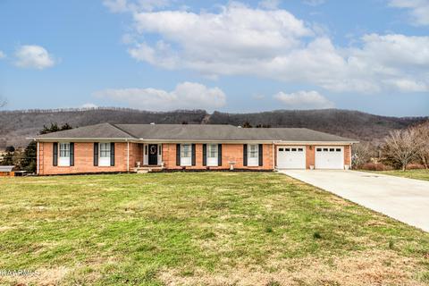 384 Sharp Acres Rd, Jacksboro, TN 37757 photo 2