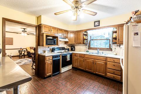 384 Sharp Acres Rd, Jacksboro, TN 37757 photo 11