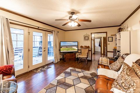384 Sharp Acres Rd, Jacksboro, TN 37757 photo 16