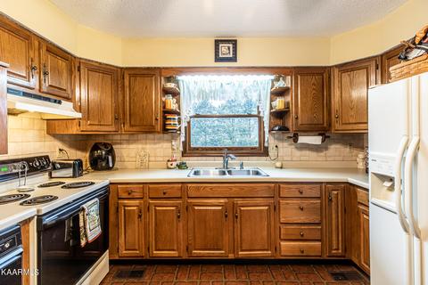 384 Sharp Acres Rd, Jacksboro, TN 37757 photo 13