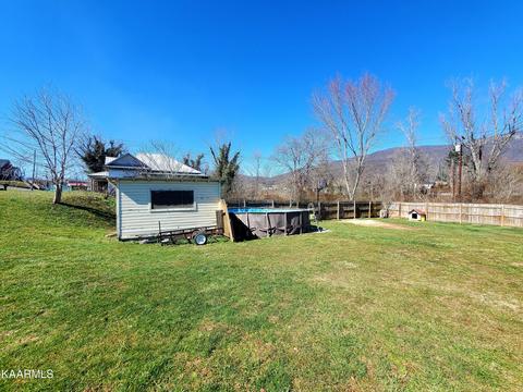 1753 Dr Thomas Walker Rd, Ewing, VA 24248 photo 3