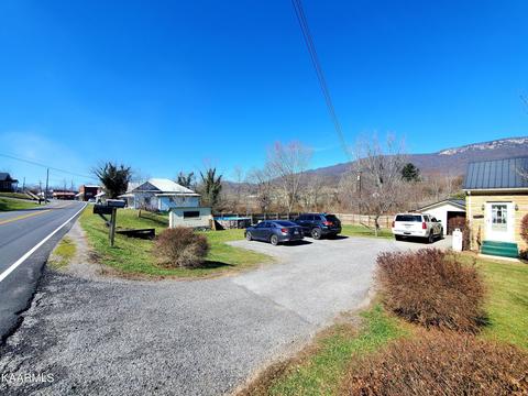 1753 Dr Thomas Walker Rd, Ewing, VA 24248 photo 2