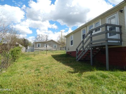 716 Sharp St, Clinton, TN 37716 photo 9