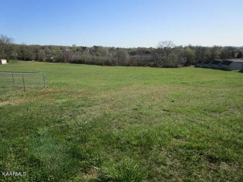 7642 Old Clinton Pike, Powell, TN 37849 photo 3