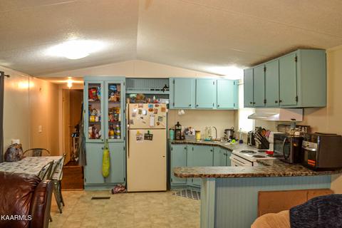 325 Blanche Dr, Ewing, VA 24248 photo 16