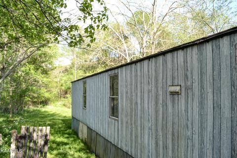 325 Blanche Dr, Ewing, VA 24248 photo 4
