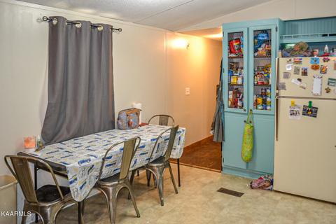 325 Blanche Dr, Ewing, VA 24248 photo 18