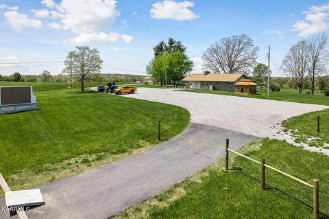 32 Tuttle Ln, Crossville, TN 38571