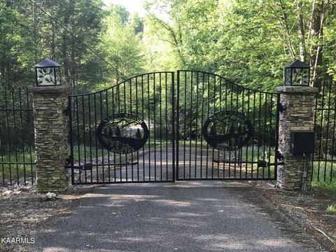 593 Pond Ridge Rd, Tellico Plains, TN 37385