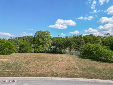 1873 Navigator Dr, Lenoir City, TN 37772