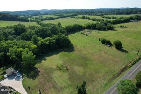 559 Morie Rd, Dandridge, TN 37725