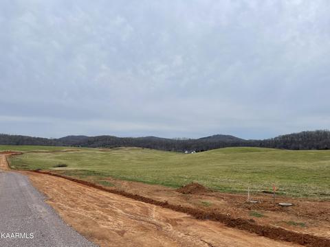 304 Howell River Road, Rutledge, TN 37861