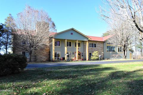 245 Beehive Ln, Crossville, TN 38571