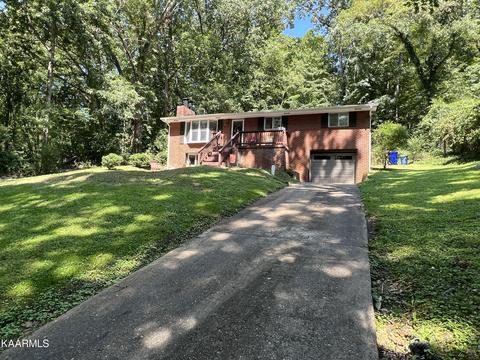 111 Maple Tree Ln, Powell, TN 37849 photo 2