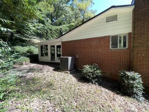111 Maple Tree Ln, Powell, TN 37849 photo 5