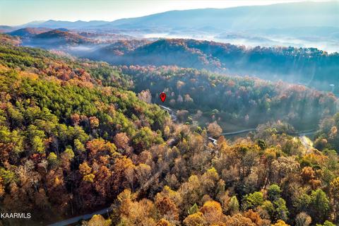 2520 Potter Rd, Maryville, TN 37803