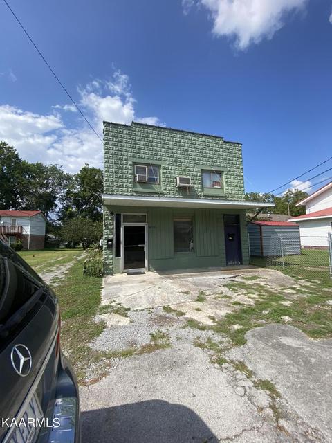406 Exeter Ave, Middlesboro, KY 40965 photo 3