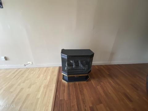 406 Exeter Ave, Middlesboro, KY 40965 photo 7