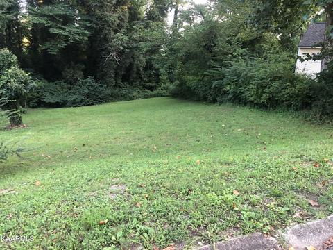 121 Wainwright Rd, Oak Ridge, TN 37830