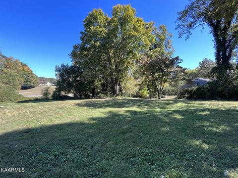 817 S Northshore Dr, Knoxville, TN 37919