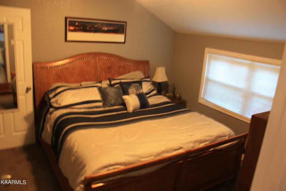  302 Hermitage Dr, Knoxville, TN 37920 photo 9
