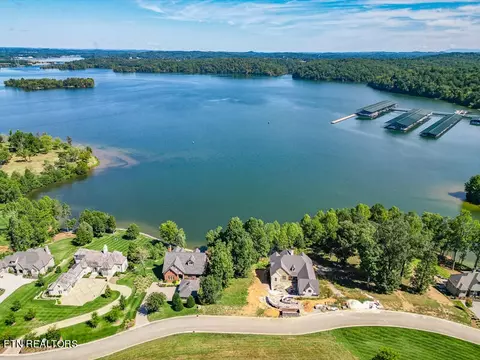 18022 Lighthouse Pointe Dr, Lenoir City, TN 37772