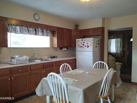 4230 Wilderness Rd, Ewing, VA 24248 photo 11