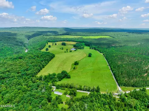 7921 Hebbertsburg Rd, Crab Orchard, TN 37723